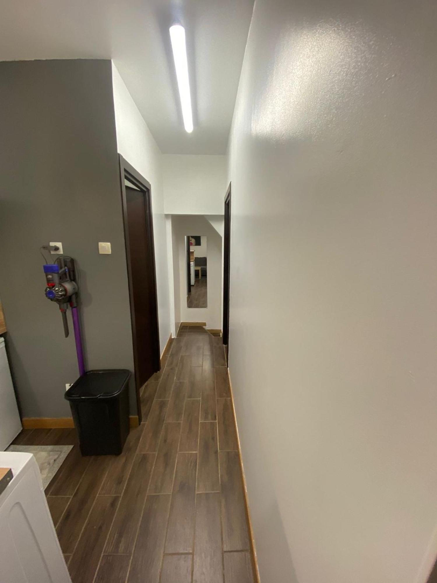 Agreable Appartement In Montmartre Paris Exterior photo