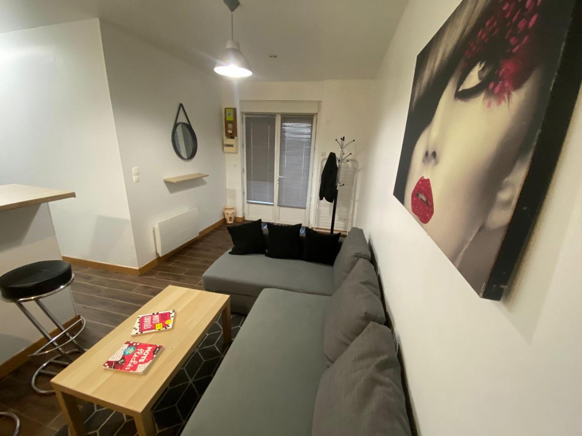 Agreable Appartement In Montmartre Paris Exterior photo